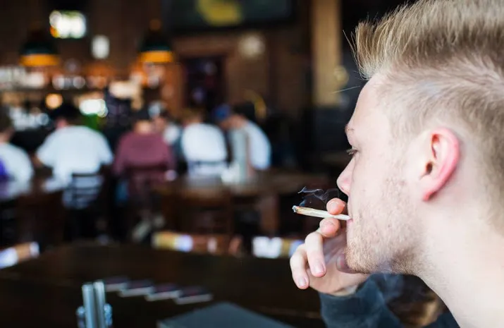 tabaksrook ook in coffeeshop taboe