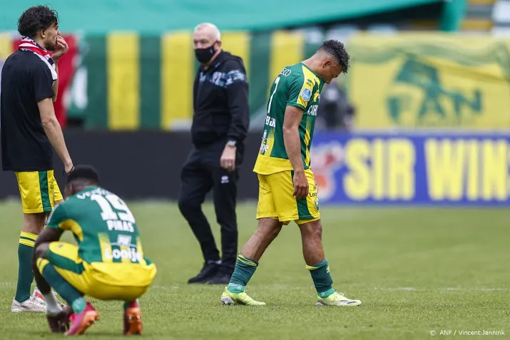 tachtig arrestaties rond degradatieduel ado willem ii
