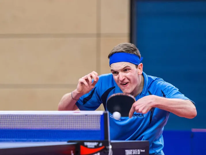 tafeltennissers als derde door