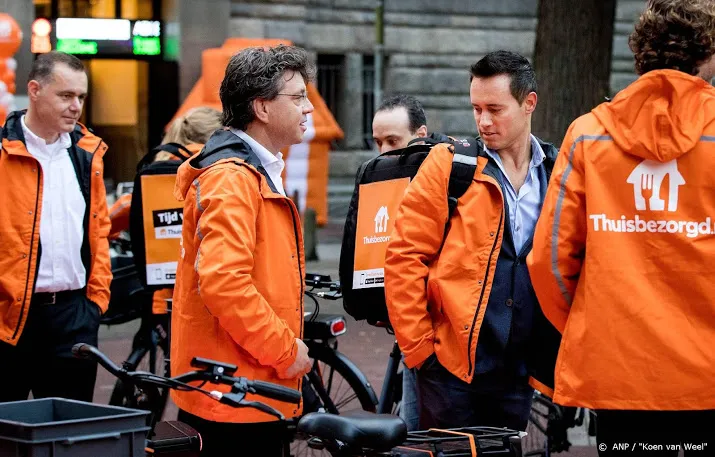 takeaway verslaat prosus in strijd om just eat