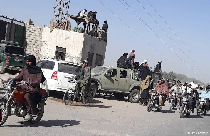 taliban zeggen kabul nog niet binnen te gaan