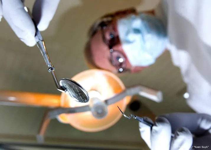 tandartsen en mondhygienisten hervatten per direct reguliere zorg