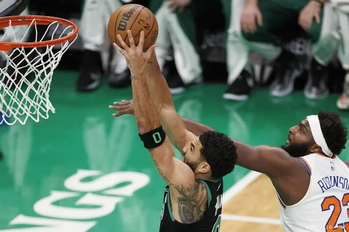 tatum leidt basketballers celtics naar zege op knicks in nba