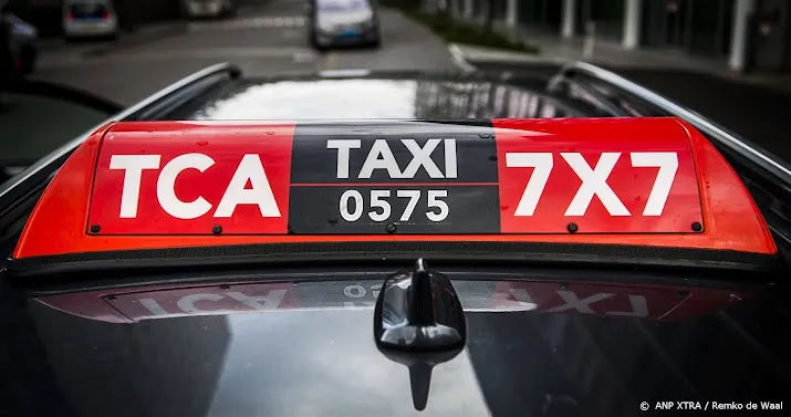 taxicentrale amsterdam ziet vraag naar taxiritjes flink toenemen