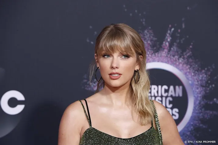 taylor swift drake en beatles helpen universal aan omzetgroei