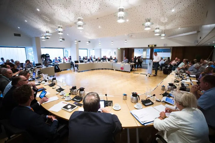 te weinig invloed raadslid bij samenwerking
