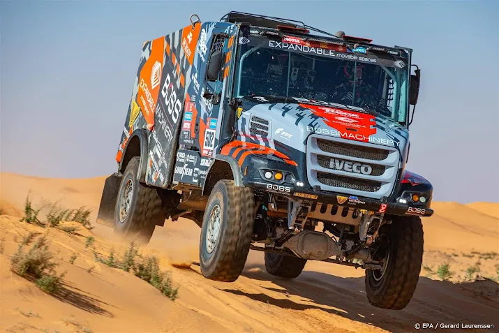 team de rooy stuurt ook truck met drie vrouwen naar dakar rally