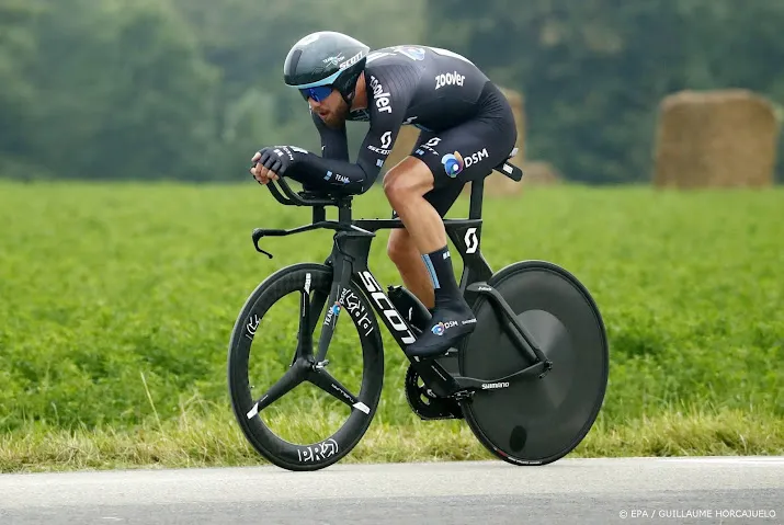 team dsm met nieuwenhuis en naberman in parijs roubaix