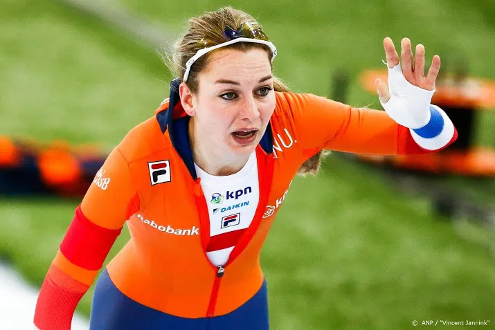 team iko legt schaatsster wijfje vast