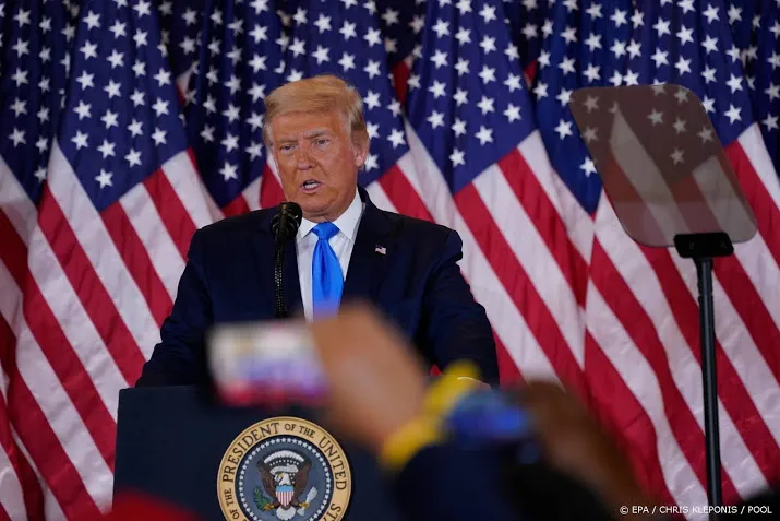 team trump aangeklaagd om afspelen y m c a van de village people