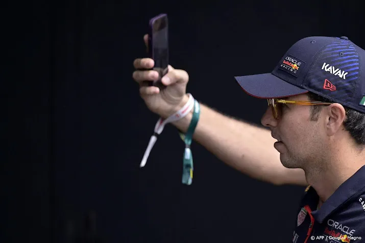 teambaas horner neemt twijfels weg red bull wil door met perez