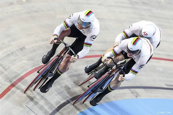 teamsprinters met beste tijd naar finale ek baanwielrennen