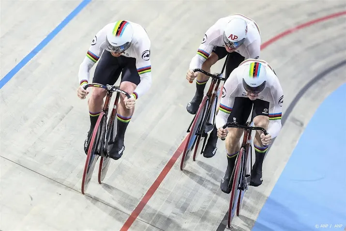 teamsprinters snellen naar verwacht goud op ek baanwielrennen