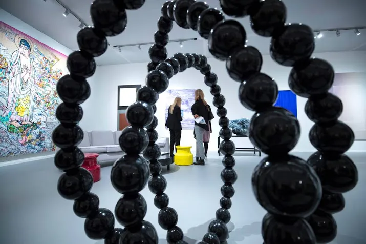 tefaf trekt opnieuw iets minder bezoekers