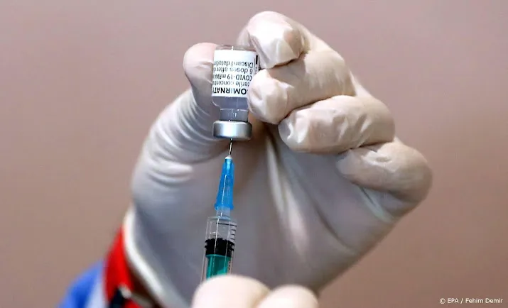 telefoonlijn vaccintwijfelaars krijgt 4300 bellers in eerste week