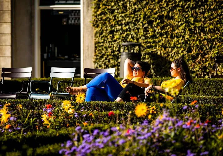 temperaturen blijven hoog door orkanen elders