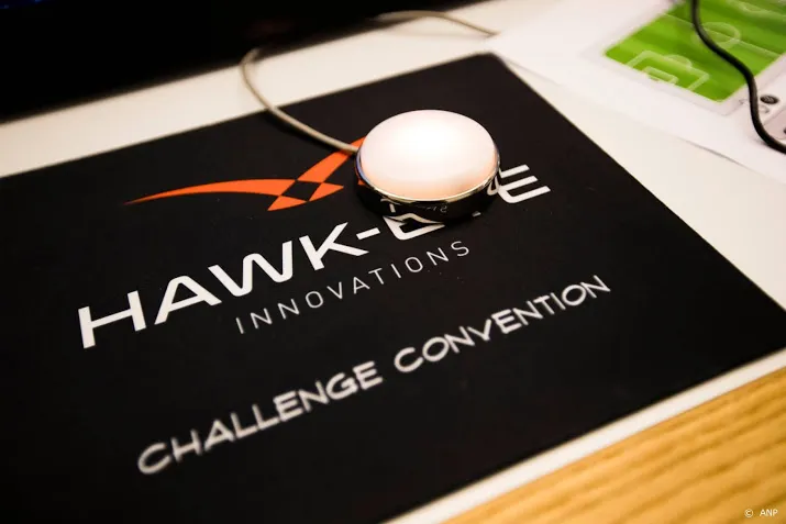 tennisbond experimenteert met hawk eye op gravel