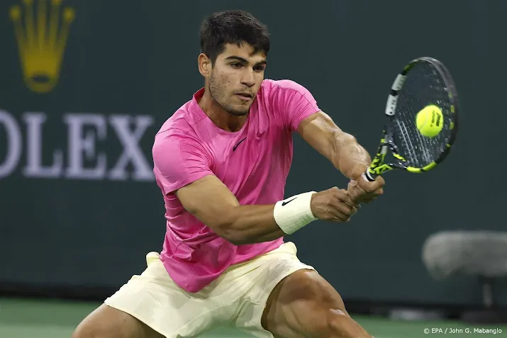 tennisser alcaraz plaatst zich voor halve finales indian wells