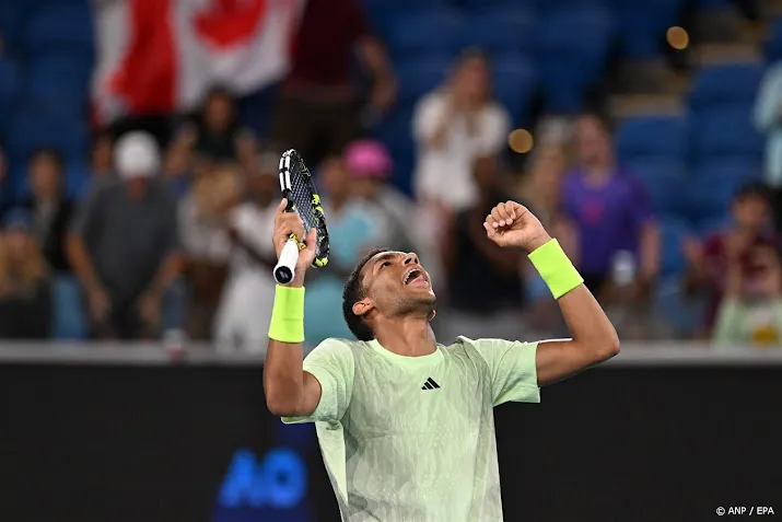 tennisser auger aliassime door na nachtwerk op australian open