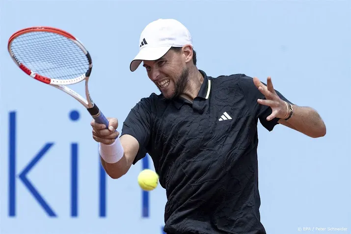 tennisser baez houdt thiem af van eerste titel sinds 2020