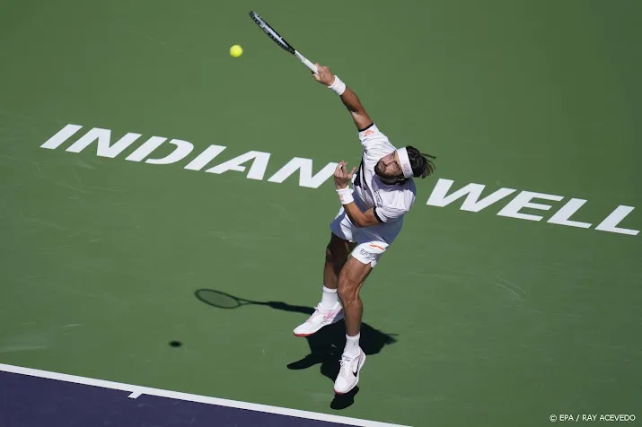 tennisser basilasjvili schakelt tsitsipas uit in indian wells