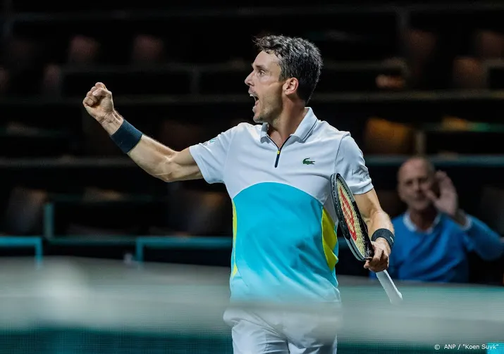 tennisser bautista agut verliest in rotterdam van landgenoot