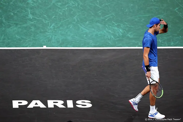 tennisser chatsjanov snel klaar in parijs