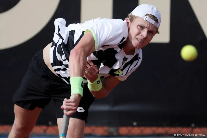 tennisser de jong snel uitgeschakeld in umag