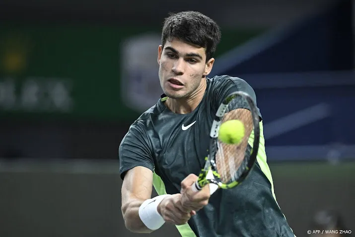 tennisser dimitrov schakelt favoriet alcaraz uit in shanghai