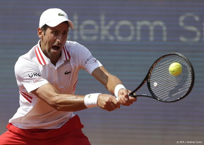tennisser djokovic praten met pers hoort bij de sport