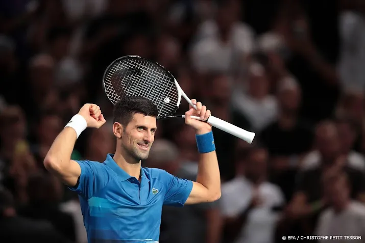 tennisser djokovic trekt zegereeks door in parijs