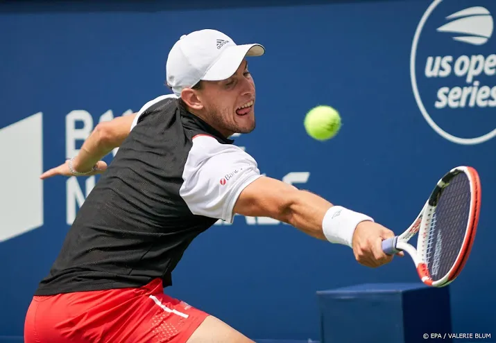 tennisser dominic thiem verrassend uitgeschakeld door medvedev