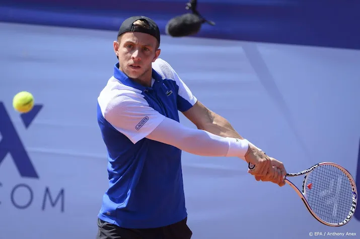 tennisser griekspoor traint amper in aanloop naar australian open