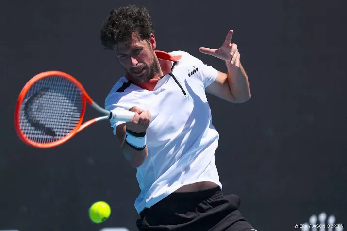 tennisser haase maandagavond in actie tegen murray