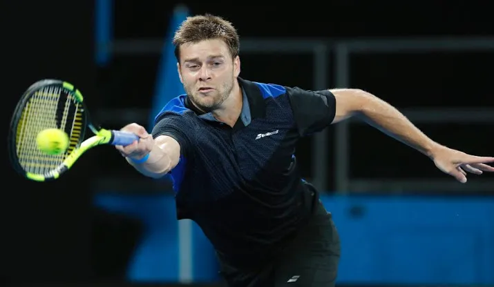 tennisser harrison vrijgesproken van racisme