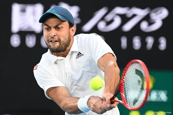 tennisser karatsev pakt in dubai zijn eerste atp titel