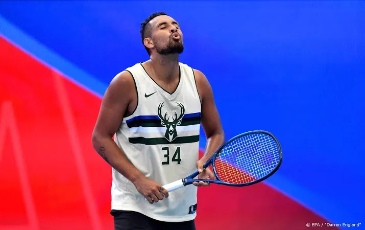 tennisser kyrgios gaat slachtoffers bosbranden helpen