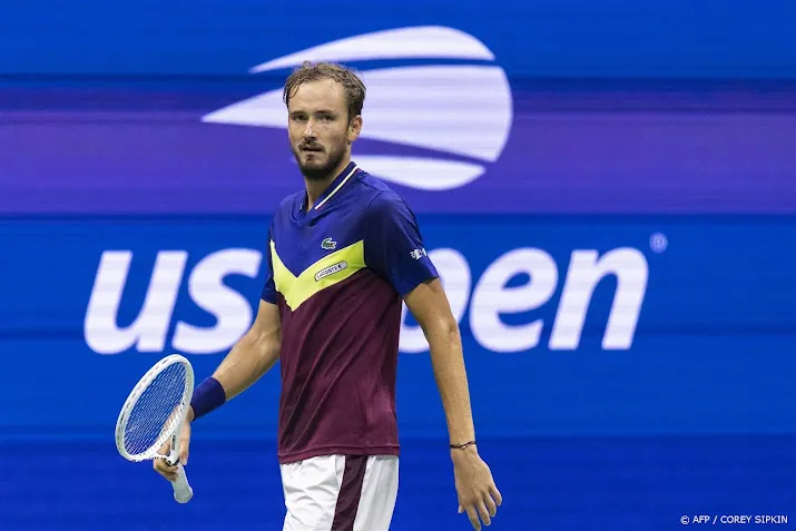 tennisser medvedev opnieuw laat klaar op us open