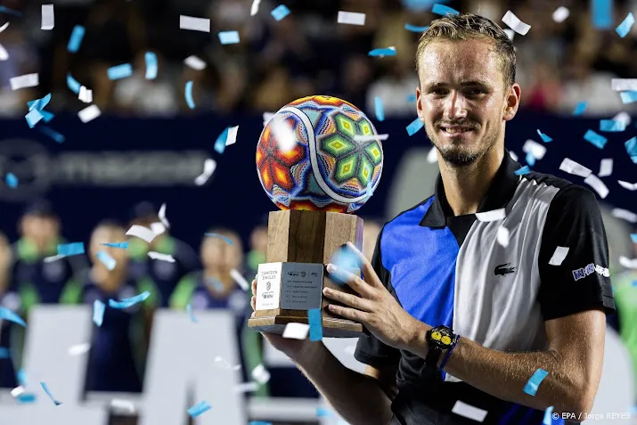 tennisser medvedev wint in los cabos eerste titel van 2022