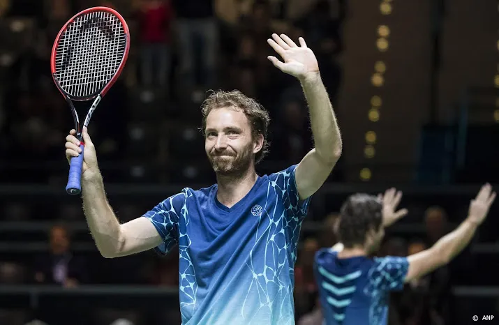 tennisser middelkoop pakt dubbeltitel in moskou