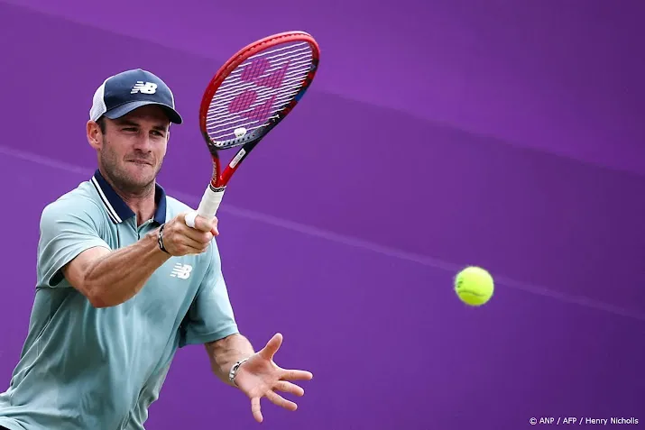 tennisser paul wint grastoernooi van queens
