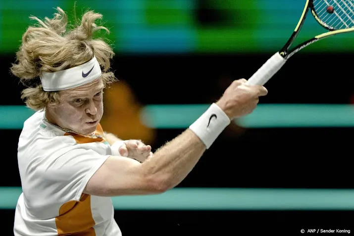 tennisser roeblev naar halve finales in indian wells