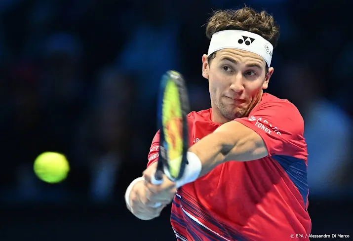 tennisser ruud laat roeblev kansloos en bereikt finale in turijn