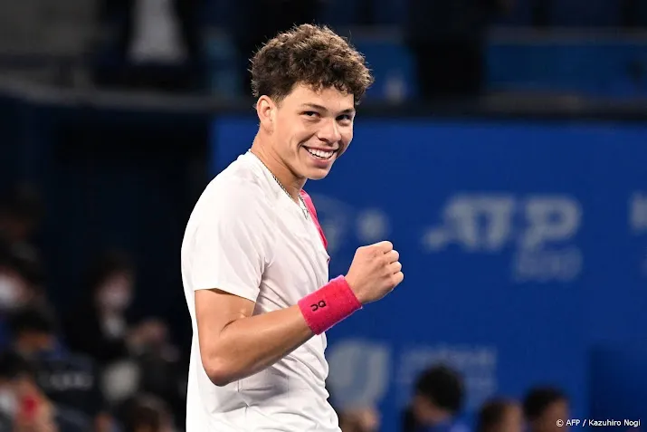tennisser shelton 21 plaatst zich in tokio voor eerste finale
