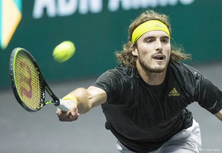 tennisser tsitsipas knokt zich naar tweede ronde in ahoy