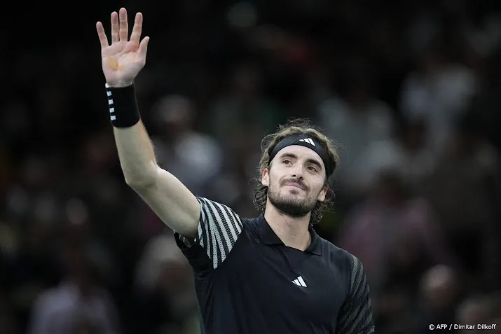 tennisser tsitsipas naar laatste vier masterstoernooi parijs