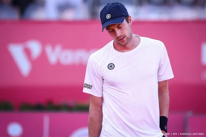 tennisser van de zandschulp buigt voor fransman humbert in madrid