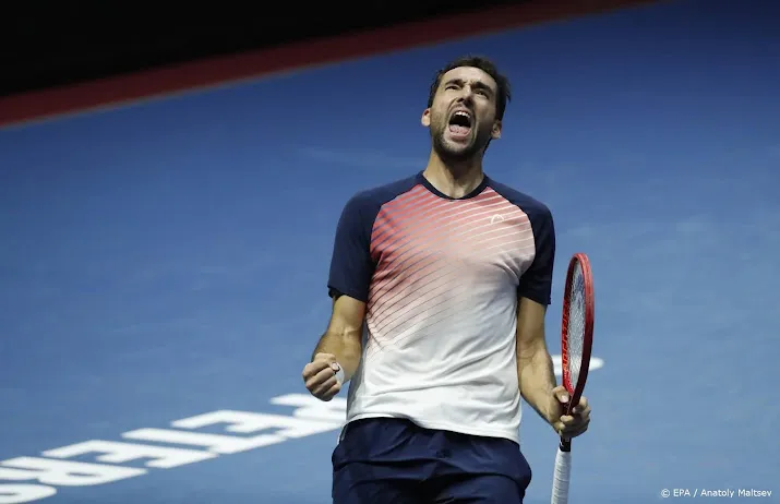 tennisser van de zandschulp naar laatste acht in stockholm