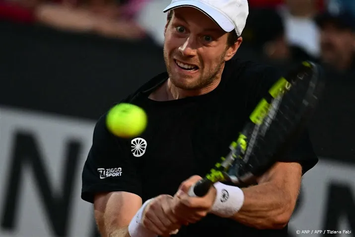 tennisser van de zandschulp weer in top 100