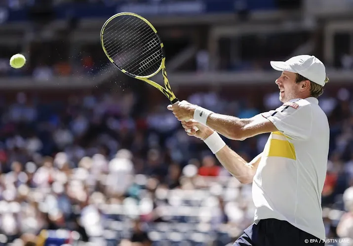 tennisser van de zandschulp zakt een plek op wereldranglijst